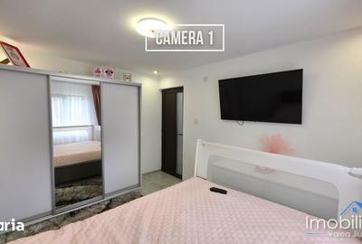 Casă cu 4 camere cu Teren 1711 Mp în Uric - 2