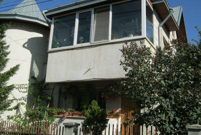 Casă individuală cu 4 camere cu Garaj în Central - 2