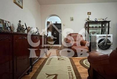 Apartament cu 3 camere semidecomandat în Micro 8 - 6