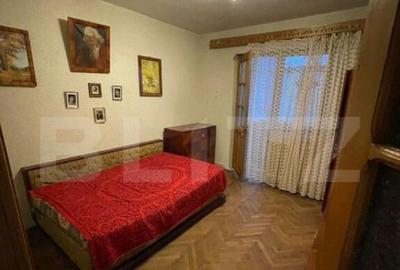 Apartament cu 3 camere semidecomandat în Central