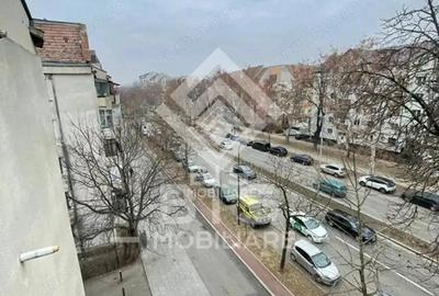 Apartament spatios 3 camere - Bdul Independentei - 9