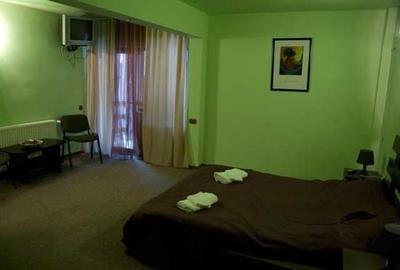 Pensiune de vanzare – 13 camere, complet mobilata si utilata – Valea Rasnoavei, - 5