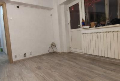 Apartament cu 3 camere semidecomandat, mobilat în Apărătorii Patriei - 2