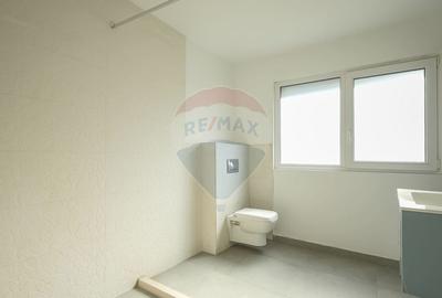 Casă cu 10 camere cu Teren 340 Mp în Florilor - 9