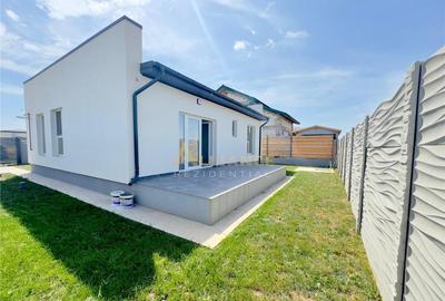 Cas? individual? modern? || 2 dormitoare || 2 b?i || Teren 3 - 1