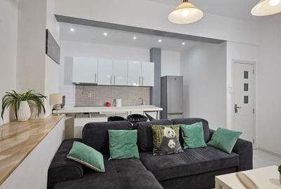 Apartament cu 2 camere semidecomandat, mobilat în Romană