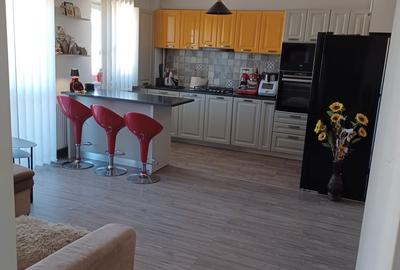Apartament cu 3 camere decomandat în Central - 3
