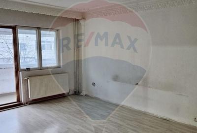 Apartament cu 2 camere decomandat de vanzare, etaj 1, zona Milcov - 4