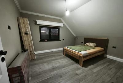 Casă cu 8 camere cu Teren 750 Mp în Central - 1