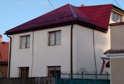 Casă cu 6 camere în Zărnești