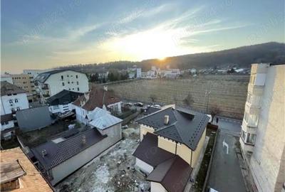 Apartament cu 3 camere în Traian - 1