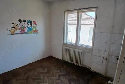 Casă cu 5 camere cu Teren 360 Mp în Caransebeș - 4