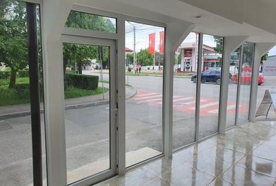 Spațiu comercial, de 50 mp, în Central - 3