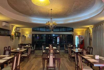 Spațiu comercial, de 180 mp, în Central - 4