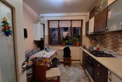 Apartament 3 camere si 2 bai, decomandat, zona Gara - 7