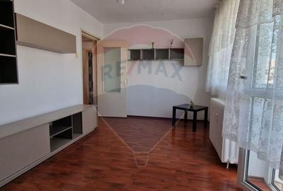 Apartament DE INCHIRIAT cu 2 camere decomandate, zona Narcisa - 2
