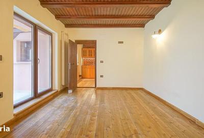Casă cu 3 camere cu Canalizare în Centrul Istoric - 4