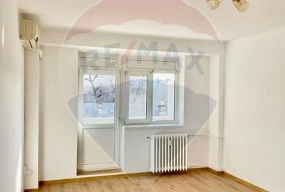 Apartament cu 2 camere decomandat în Calea Victoriei