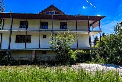 Casă individuală cu 14 camere cu Canalizare în Capul Câmpului - 4
