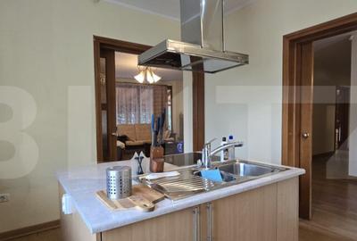 Casa deosebita cu 3 dormitoare ?i jacuzzi, aproape de sta - 13