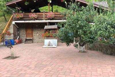 Casă cu 4 camere în Central - 3