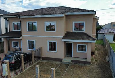 Duplex cu 5 camere cu Canalizare în Dumbrăvița - 1