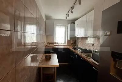 Apartament cu 3 camere semidecomandat în Central