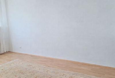 Apartament cu 3 camere decomandat în Central - 2