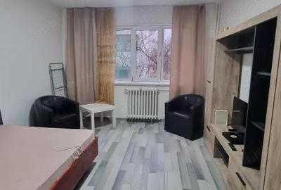 Garsonieră decomandată în Central - 2