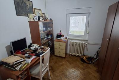 Apartament cu 4 camere decomandat în Aviației - 17