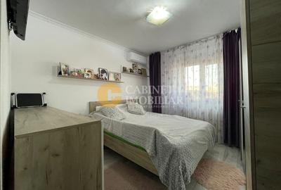 Apartament cu 3 camere semidecomandat în Podu Roș