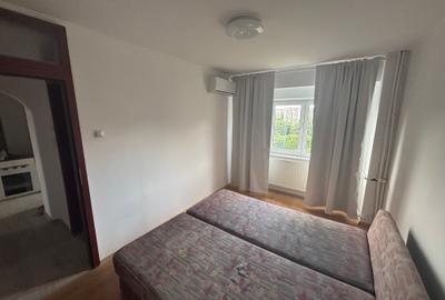 Apartament cu 3 camere decomandat în Văcăresti - 5