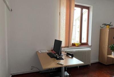 Casă individuală cu 10 camere cu Canalizare în Cotroceni - 12