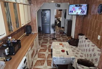 Vanzare Apartament 3 Camere Decomandat Aparatorii Patriei-Mariuca - 1