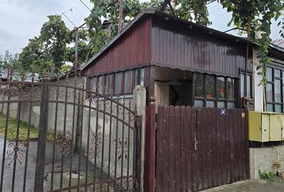 Casă cu 3 camere cu Teren 161 Mp în Central - 1