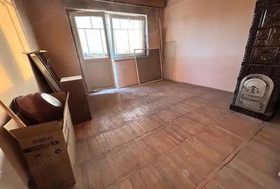 Apartament cu 2 camere decomandat în Bocșa