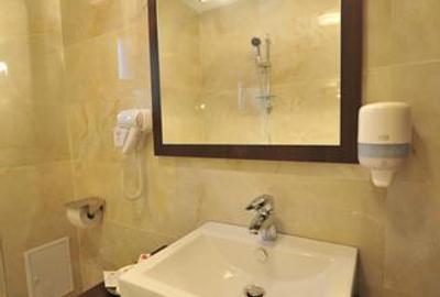 Spațiu comercial, de 2,000 mp, în Bușteni - 4