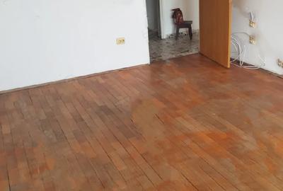 Unirii Metrou Parc, Universitate,BLOC  1995,Decomandat ,PARCHET MASIV - 4