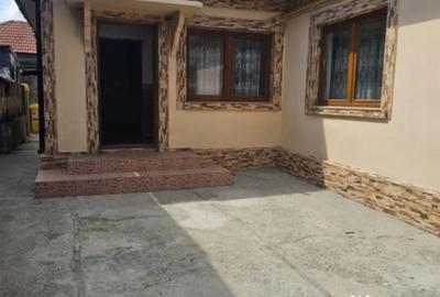 Casă cu 3 camere cu Teren 181 Mp în Brătianu - 2