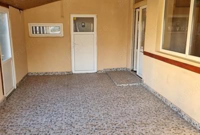 Spațiu comercial, de 200 mp, în Hitiaș