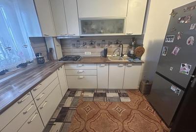 148000- 3 camere renovat- Sun Plaza-metrou- 70mp- 2bai- bloc 1982 reab - 3