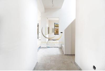 Casă cu 5 camere cu Teren 400 Mp în Central - 3