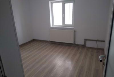 Apartament cu 2 camere decomandat în Zăvoaia - 7