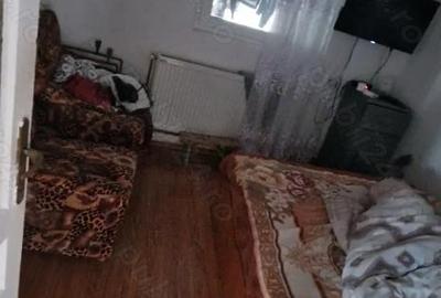 Casă cu 1 camere cu Teren 1000 Mp în Mijlocu - 2