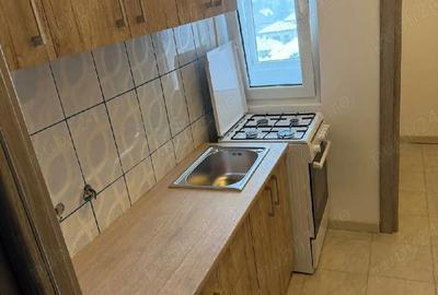 Garsonieră decomandată în Rovine