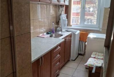Apartament cu 2 camere semidecomandat în Micro III - 8