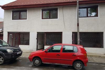 Casă cu 5 camere cu Teren 95 Mp în P-ța Doina - 10