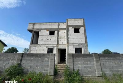 Casă cu 6 camere cu Teren 450 Mp în Malu Mare - 5
