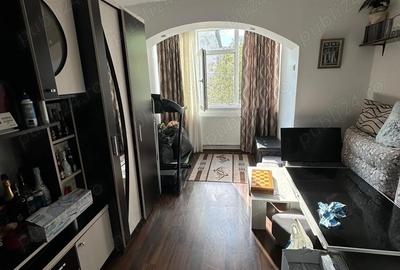 Apartament cu 3 camere decomandat în Central - 1