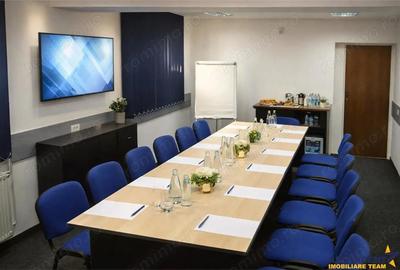 Spațiu comercial, de 930 mp, în Central - 4